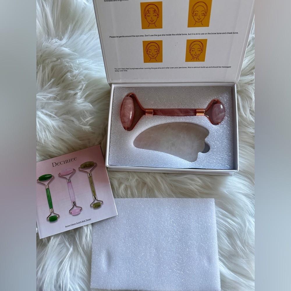 Original Jade Roller & Gua Sha Facial Tool SET!  Brand NEW!!  Pink!  2 pieces!